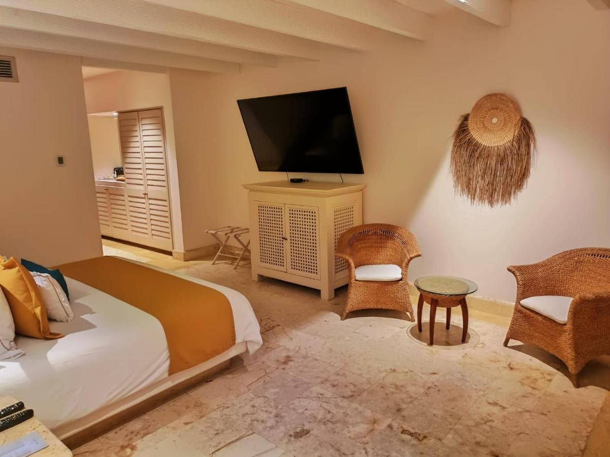 Hotel Tres Vidas Acapulco Barra Vieja Bagian luar foto