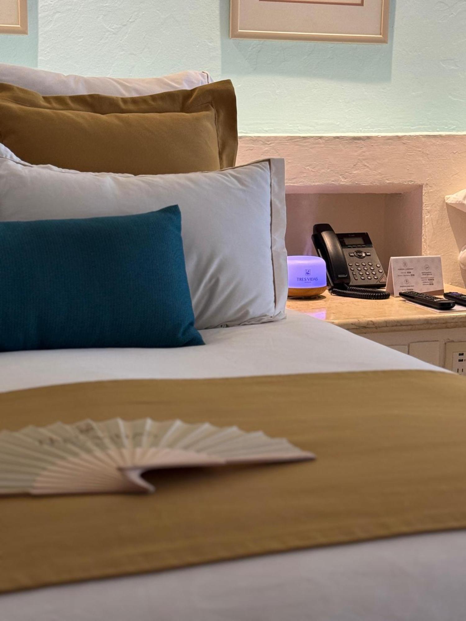 Hotel Tres Vidas Acapulco Barra Vieja Bagian luar foto